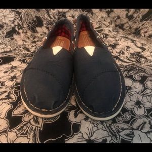 Women Toms